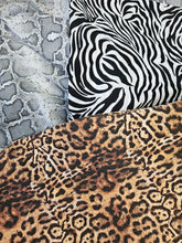 Cargar imagen en el visor de la galería, Friday Night Maximalists! Cushion Sewing & Customisation Workshop