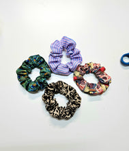 Load image into Gallery viewer, Beginners Mini/Accessories Weekend Sewing Course - October (Two Saturdays)
