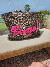 Cargar imagen en el visor de la galería, Bingo! Leopard Print Beach Bag
